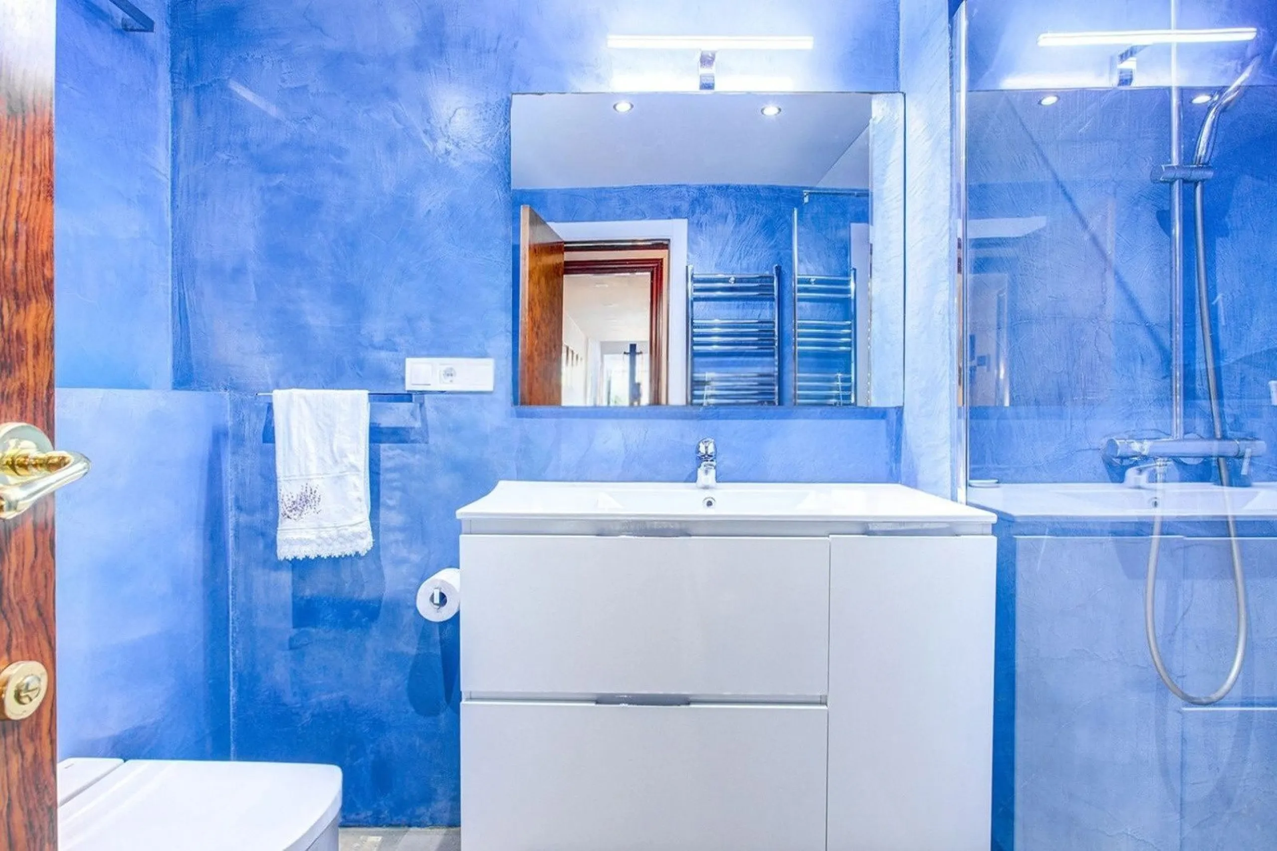 Elegant Renovated Apartment Overlooking Ciutadella Park in Barcelona