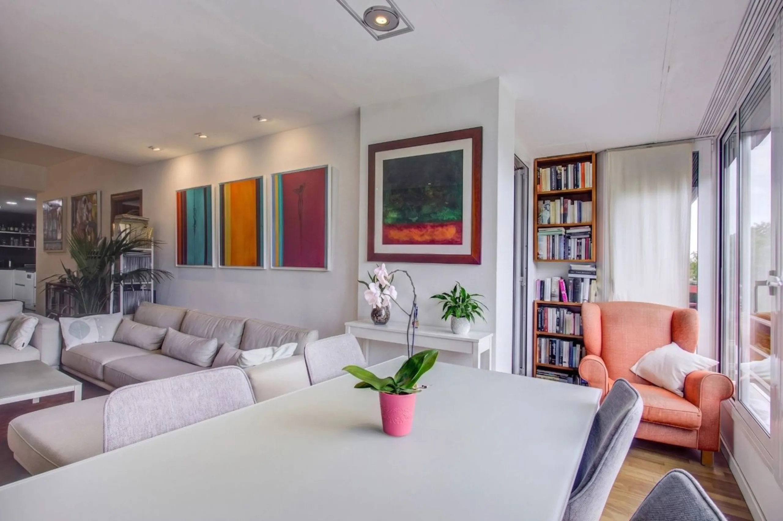 Elegant Renovated Apartment Overlooking Ciutadella Park in Barcelona