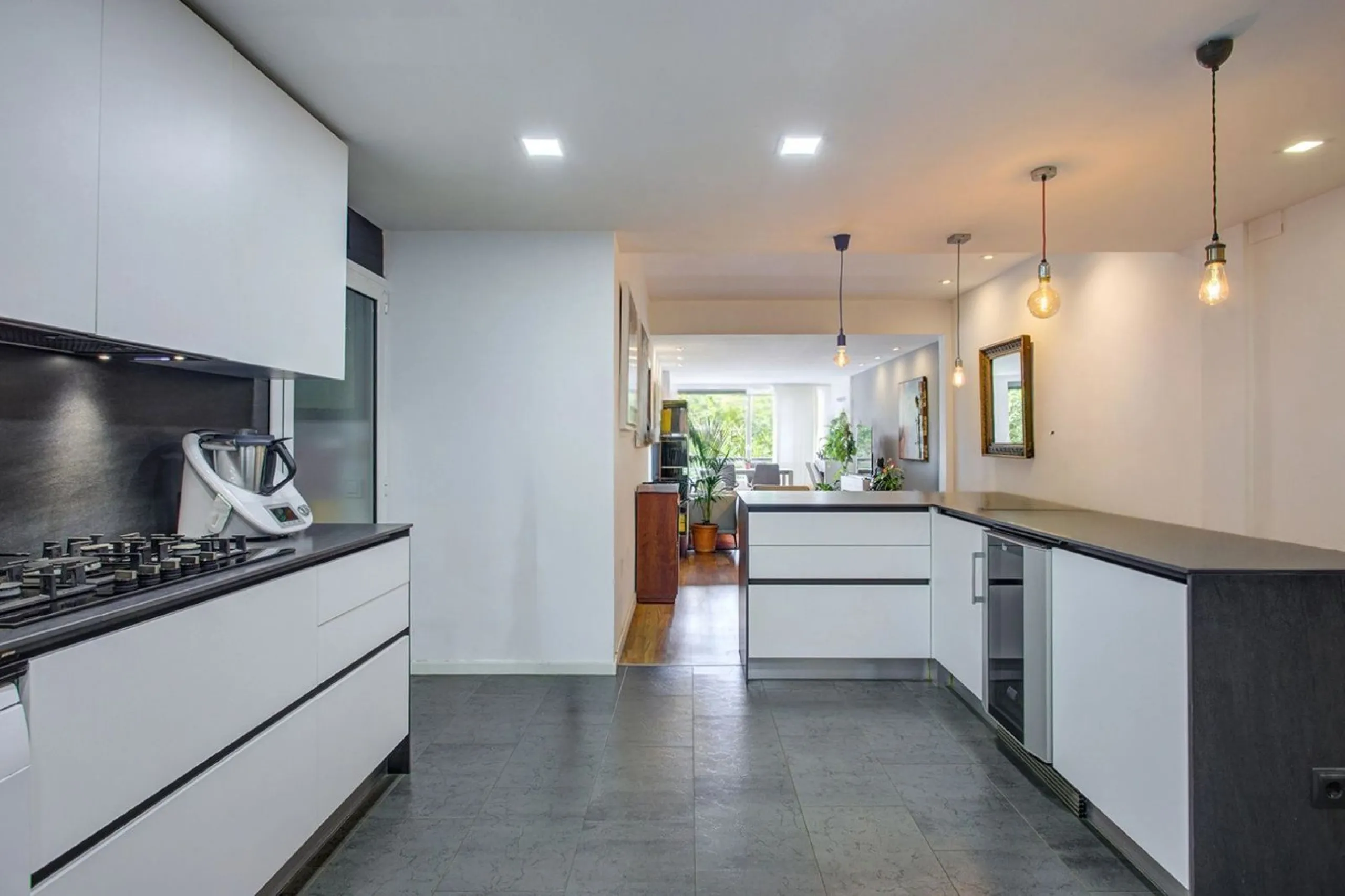 Elegant Renovated Apartment Overlooking Ciutadella Park in Barcelona