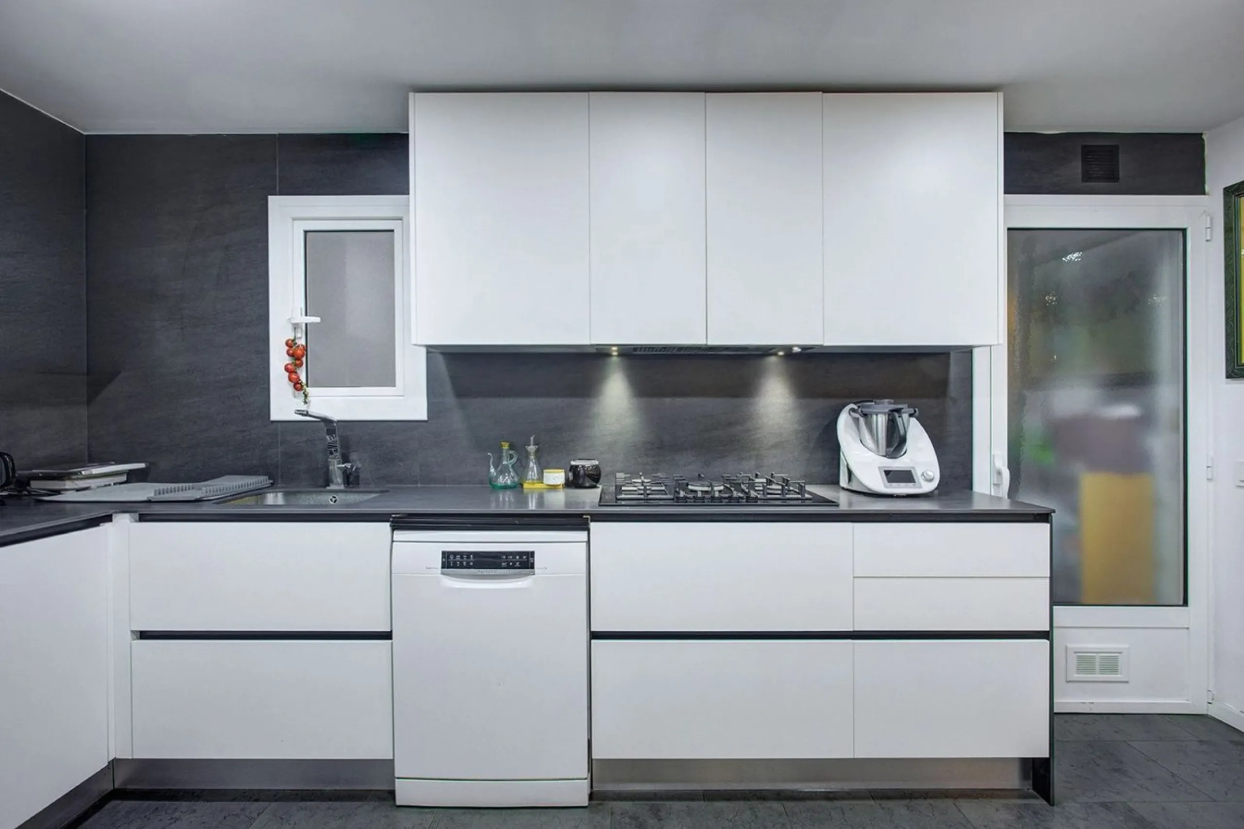 Elegant Renovated Apartment Overlooking Ciutadella Park in Barcelona