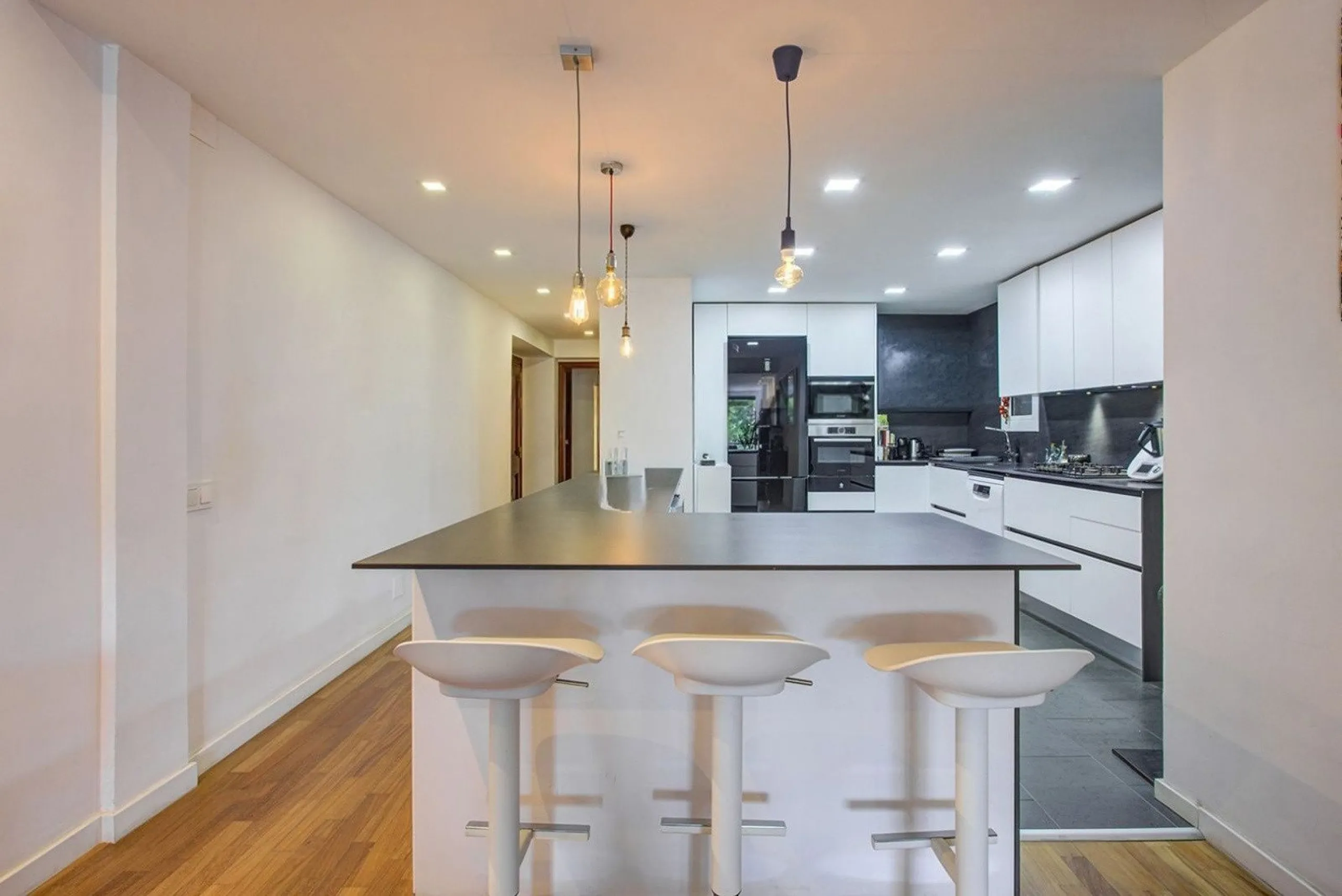 Elegant Renovated Apartment Overlooking Ciutadella Park in Barcelona
