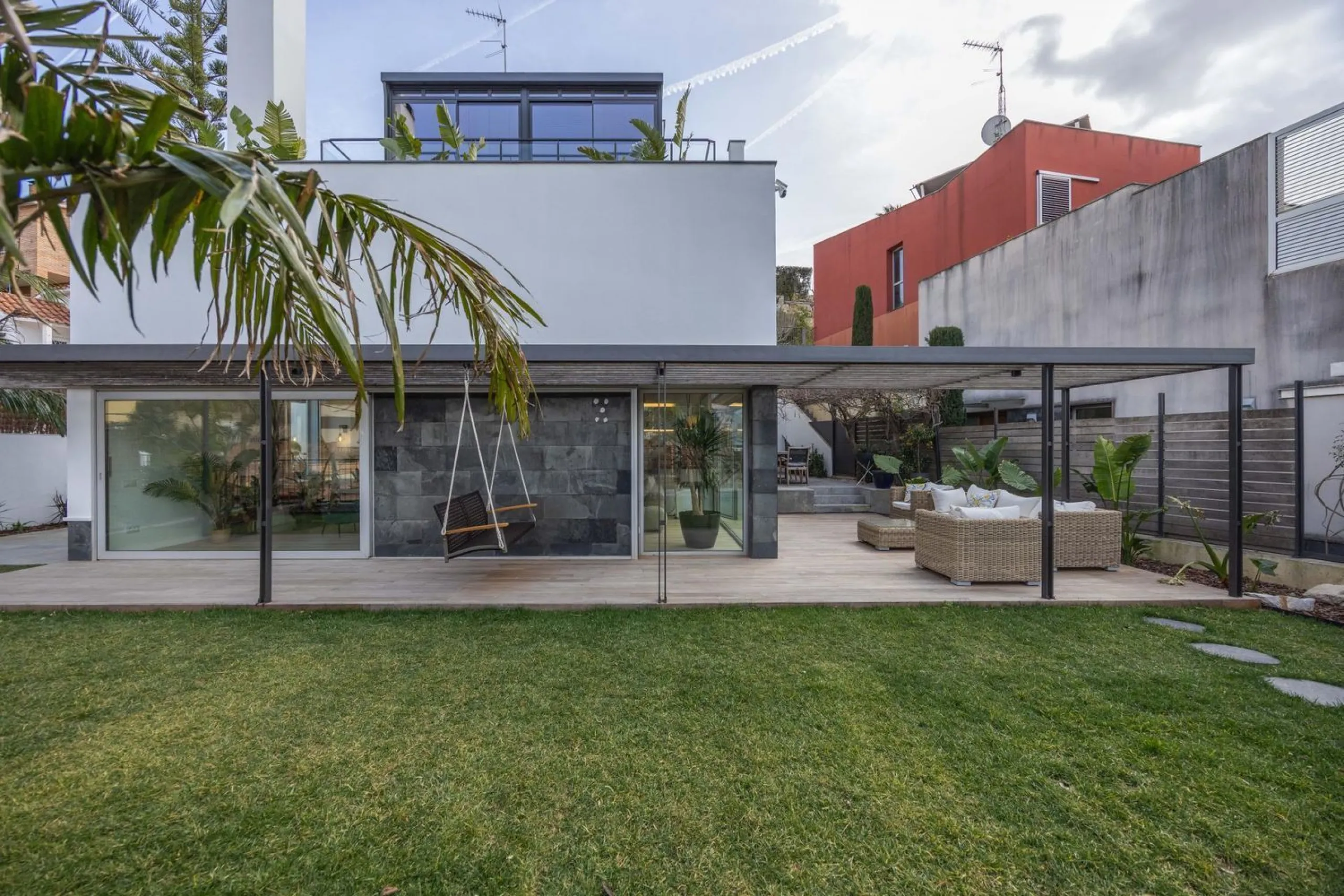 Contemporary Designer Villa with Private Pool in Esplugues de Llobregat, Barcelona