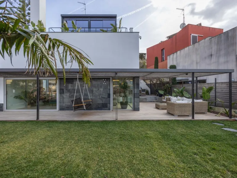 Contemporary Designer Villa with Private Pool in Esplugues de Llobregat, Barcelona