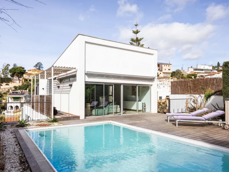 Contemporary Designer Villa with Private Pool in Esplugues de Llobregat, Barcelona