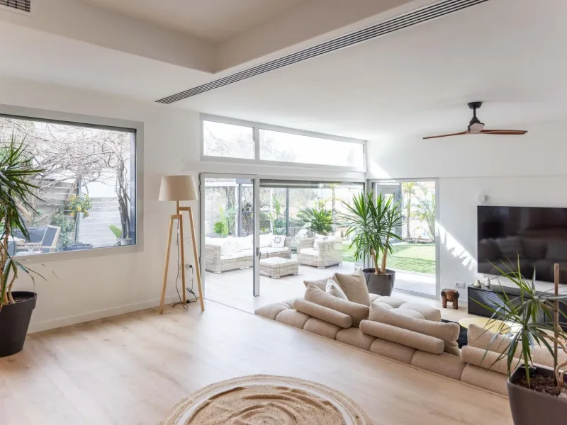 Contemporary Designer Villa with Private Pool in Esplugues de Llobregat, Barcelona
