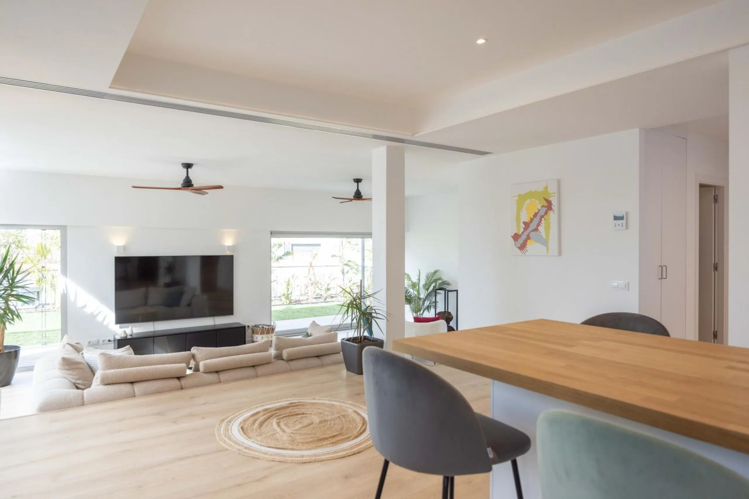 Contemporary Designer Villa with Private Pool in Esplugues de Llobregat, Barcelona