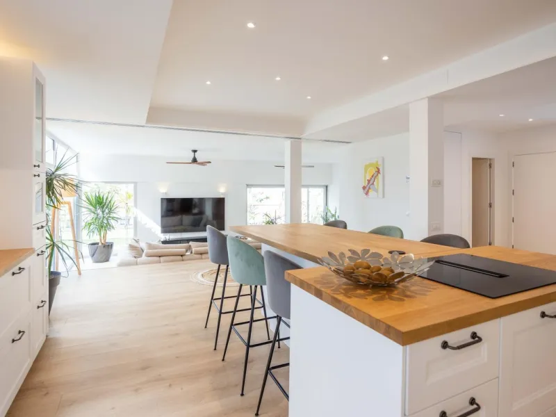 Contemporary Designer Villa with Private Pool in Esplugues de Llobregat, Barcelona