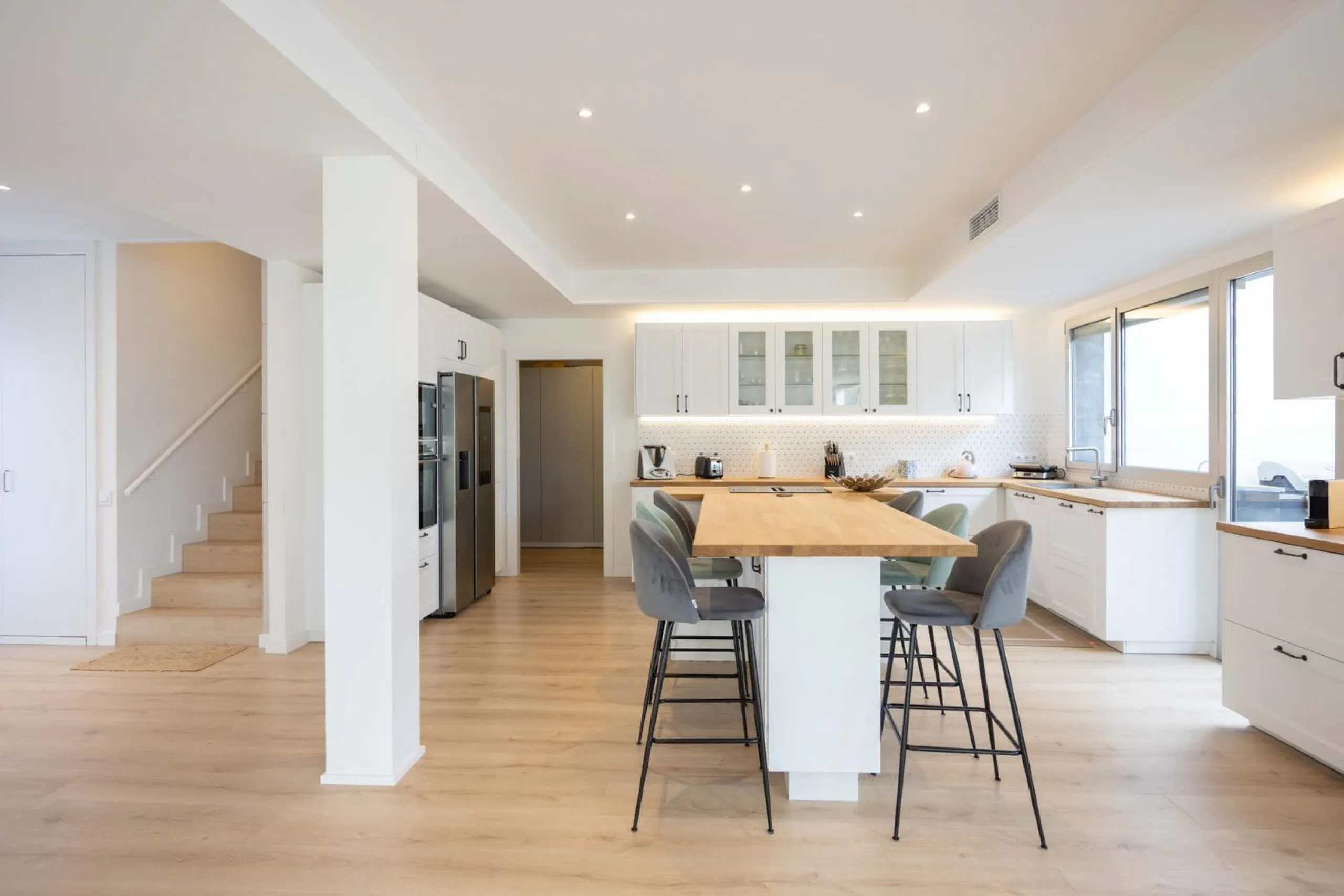 Contemporary Designer Villa with Private Pool in Esplugues de Llobregat, Barcelona