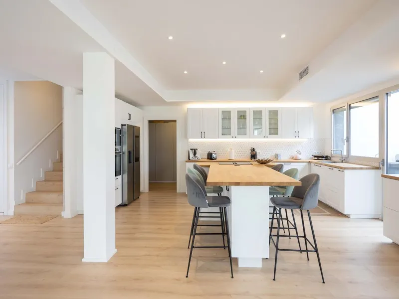 Contemporary Designer Villa with Private Pool in Esplugues de Llobregat, Barcelona