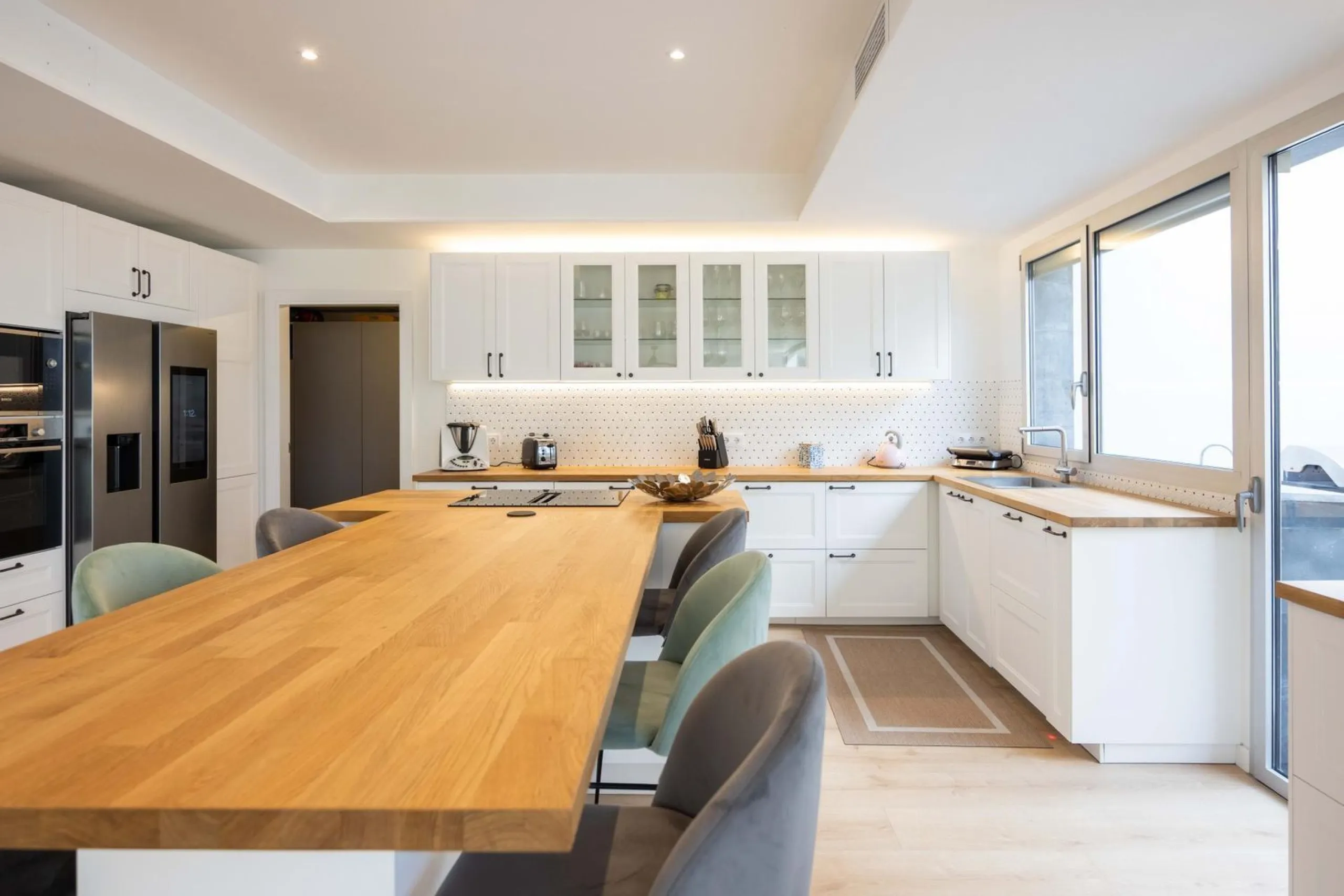 Contemporary Designer Villa with Private Pool in Esplugues de Llobregat, Barcelona