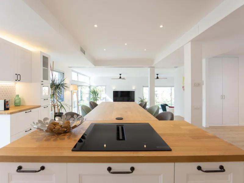 Contemporary Designer Villa with Private Pool in Esplugues de Llobregat, Barcelona