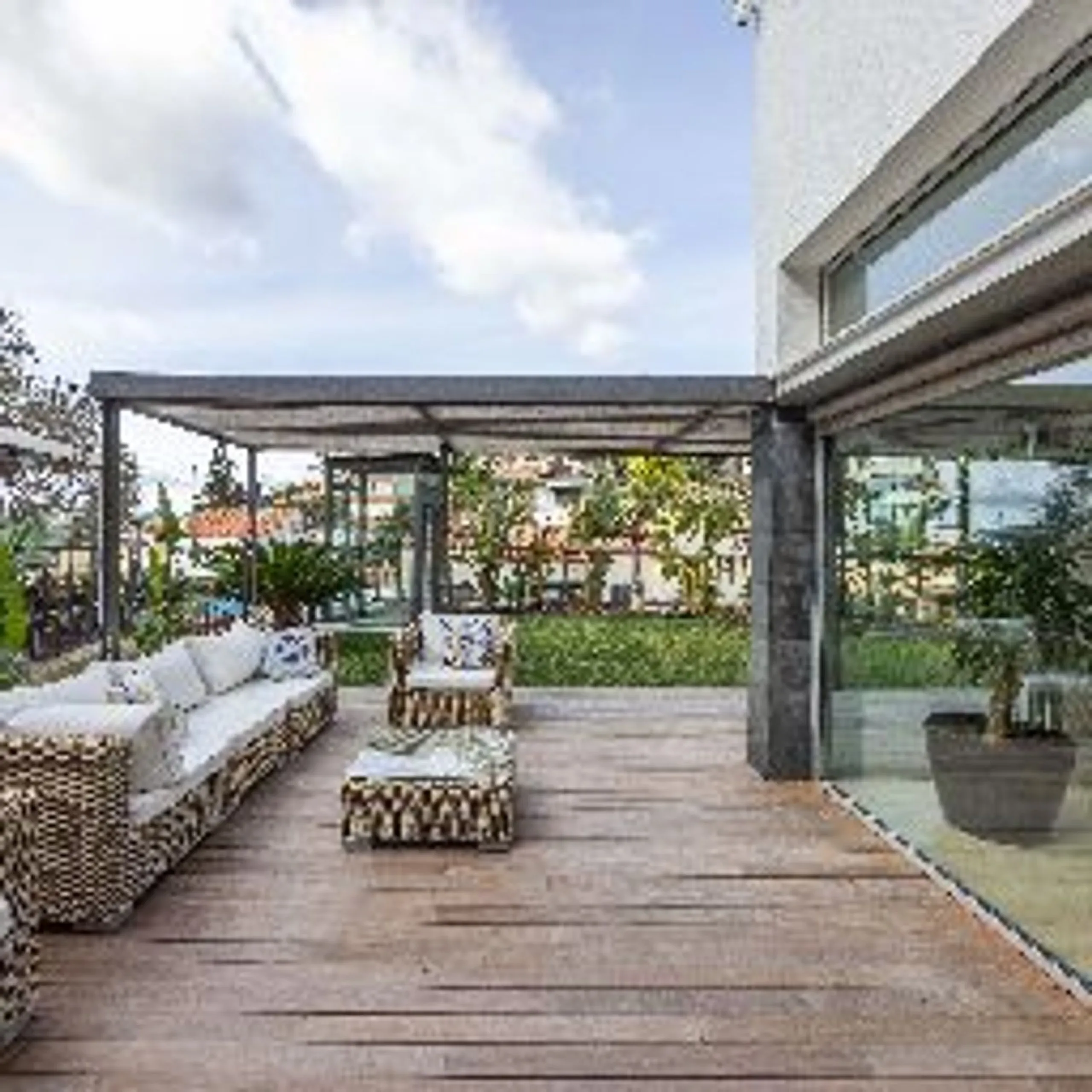 Contemporary Designer Villa with Private Pool in Esplugues de Llobregat, Barcelona