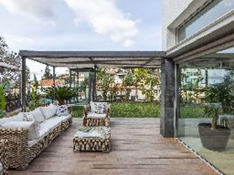 Contemporary Designer Villa with Private Pool in Esplugues de Llobregat, Barcelona