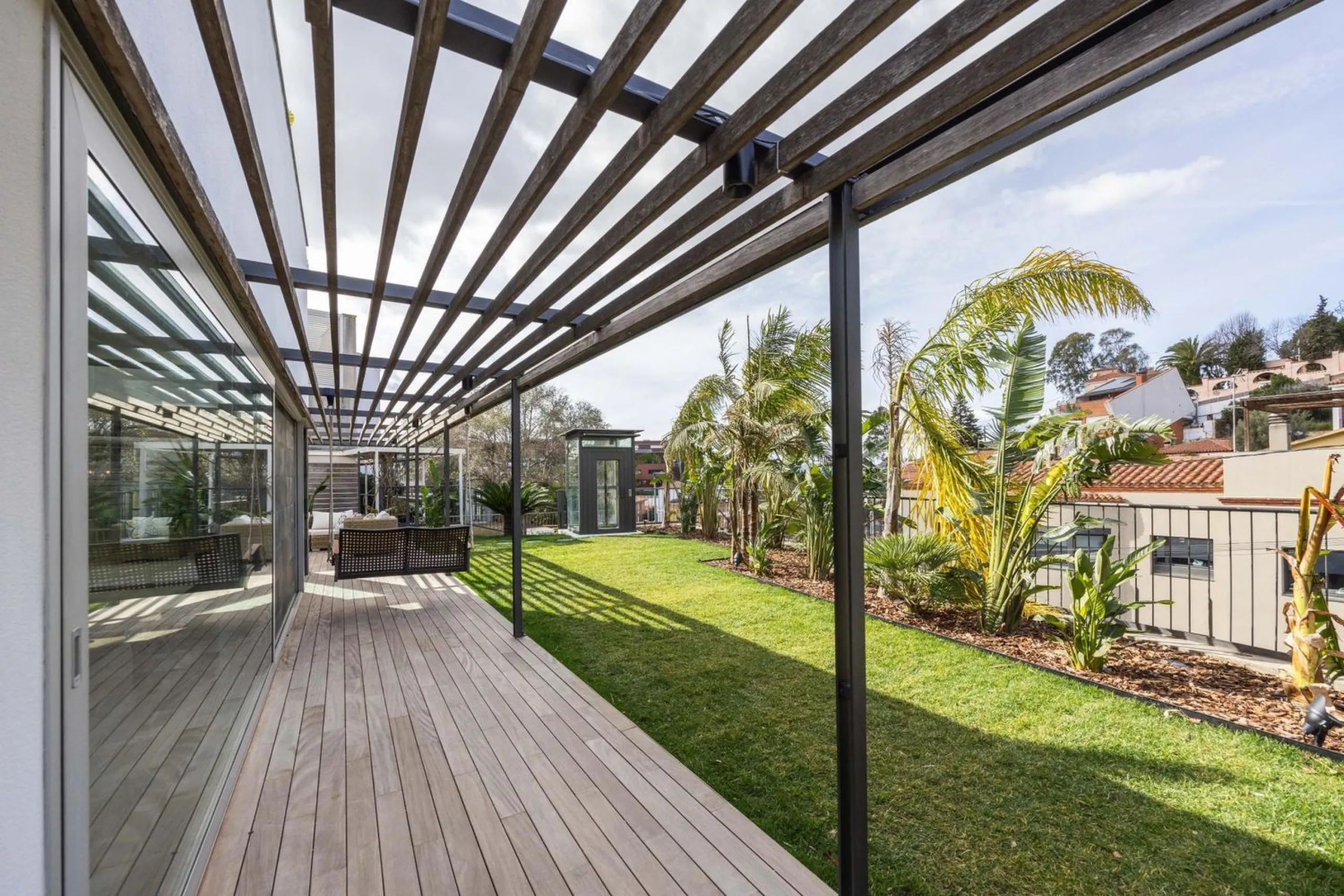 Contemporary Designer Villa with Private Pool in Esplugues de Llobregat, Barcelona