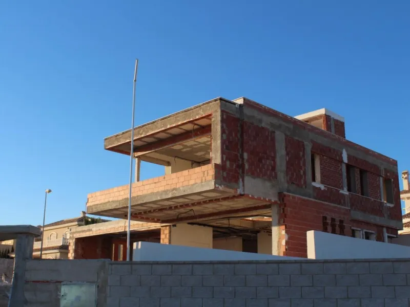 Se vende villa nueva. Precio 890,000