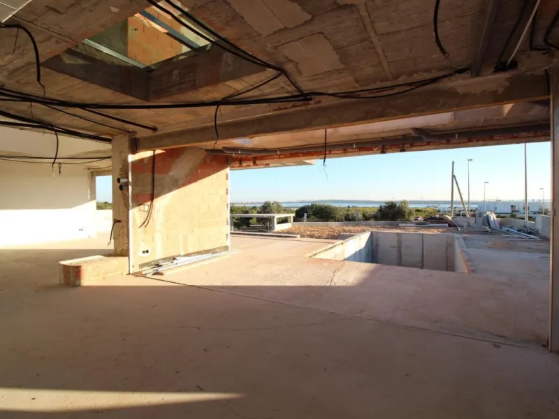 Se vende villa nueva. Precio 890,000