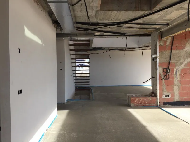 Se vende villa nueva. Precio 890,000