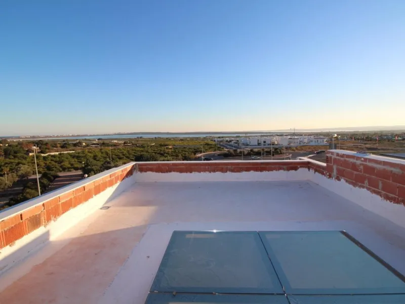 Se vende villa nueva. Precio 890,000