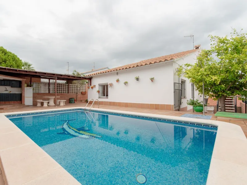 Chalet independiente con piscina y apartamento en Mas Mel, Calafell