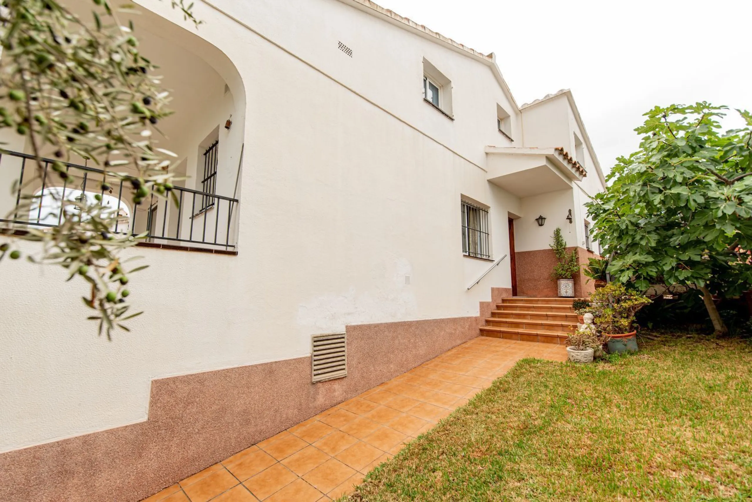 Chalet independiente con piscina y apartamento en Mas Mel, Calafell