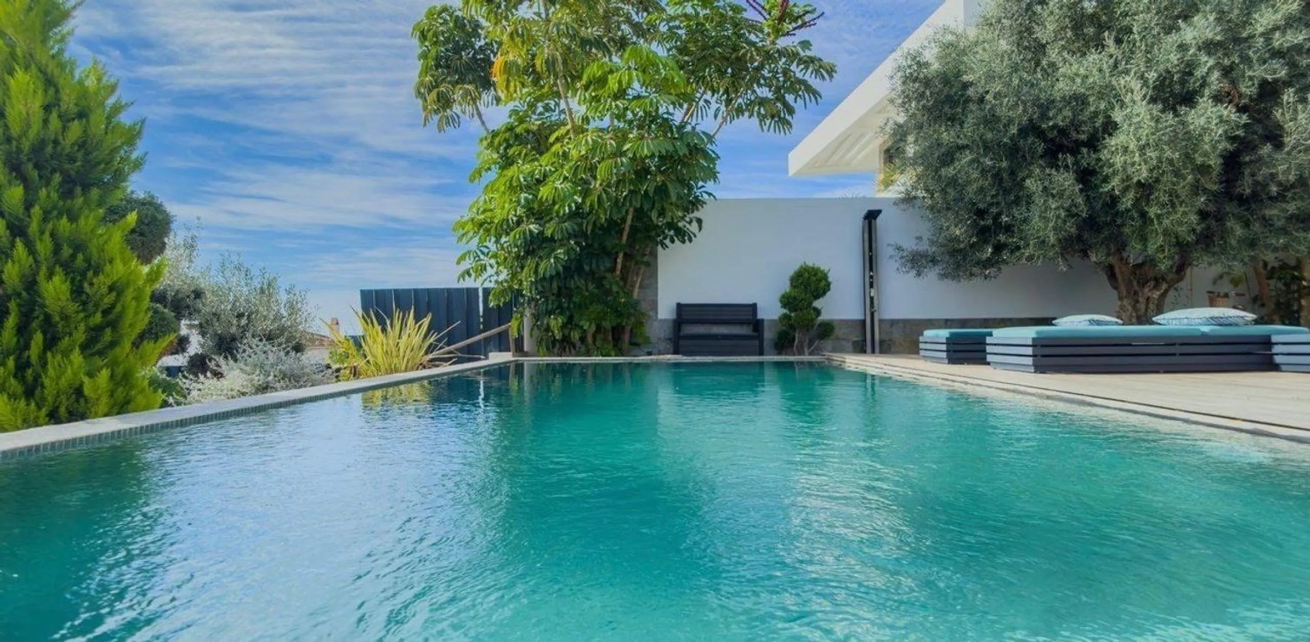 Exquisite villa with private pool and panoramic views in Sierra Cortina