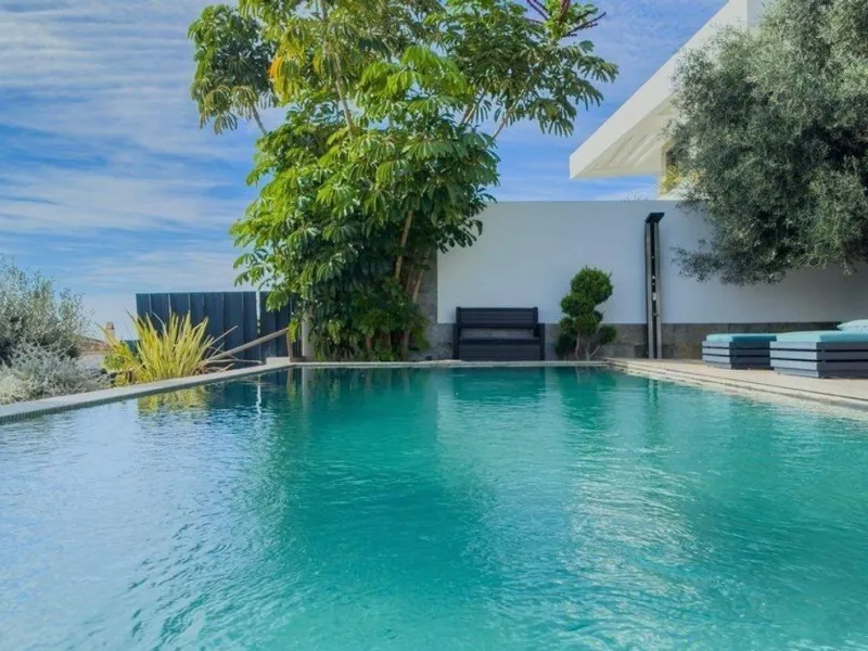 Exquisite villa with private pool and panoramic views in Sierra Cortina