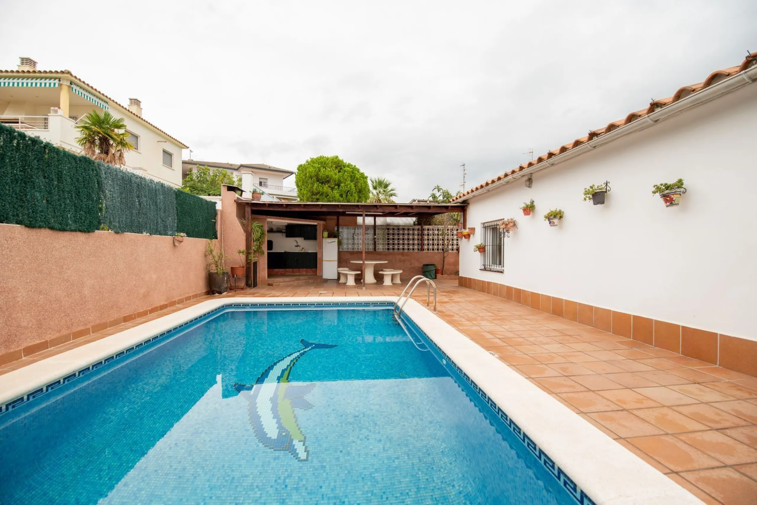 Chalet independiente con piscina y apartamento en Mas Mel, Calafell