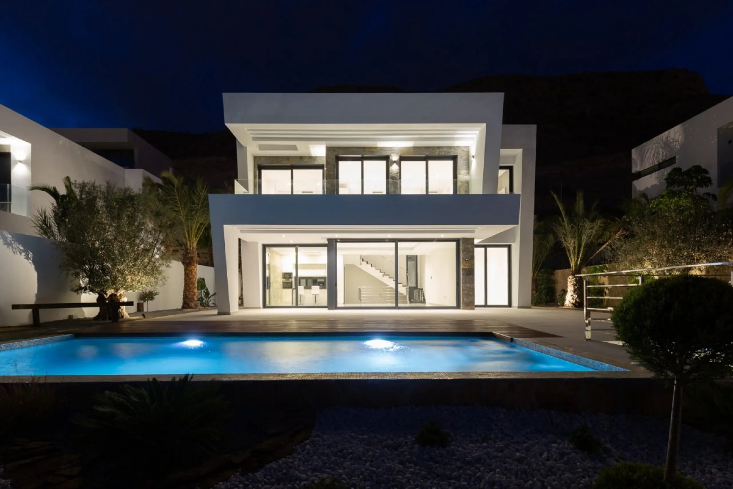 Exquisite villa with private pool and panoramic views in Sierra Cortina