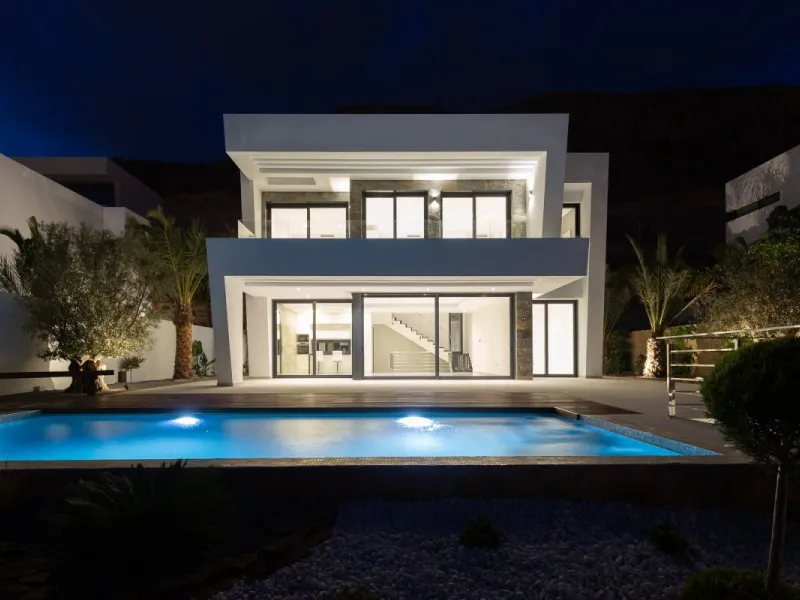 Exquisite villa with private pool and panoramic views in Sierra Cortina