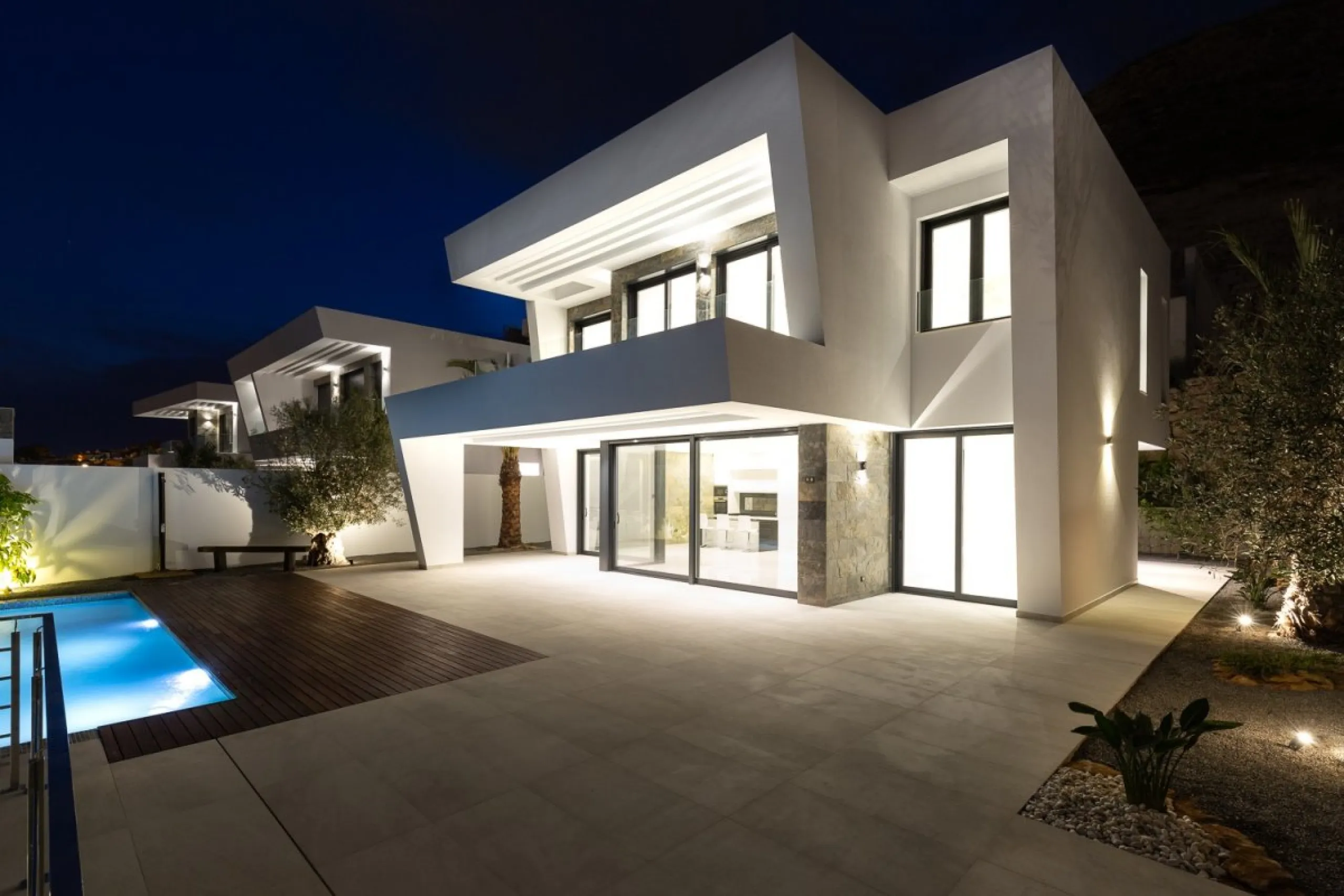 Exquisite villa with private pool and panoramic views in Sierra Cortina