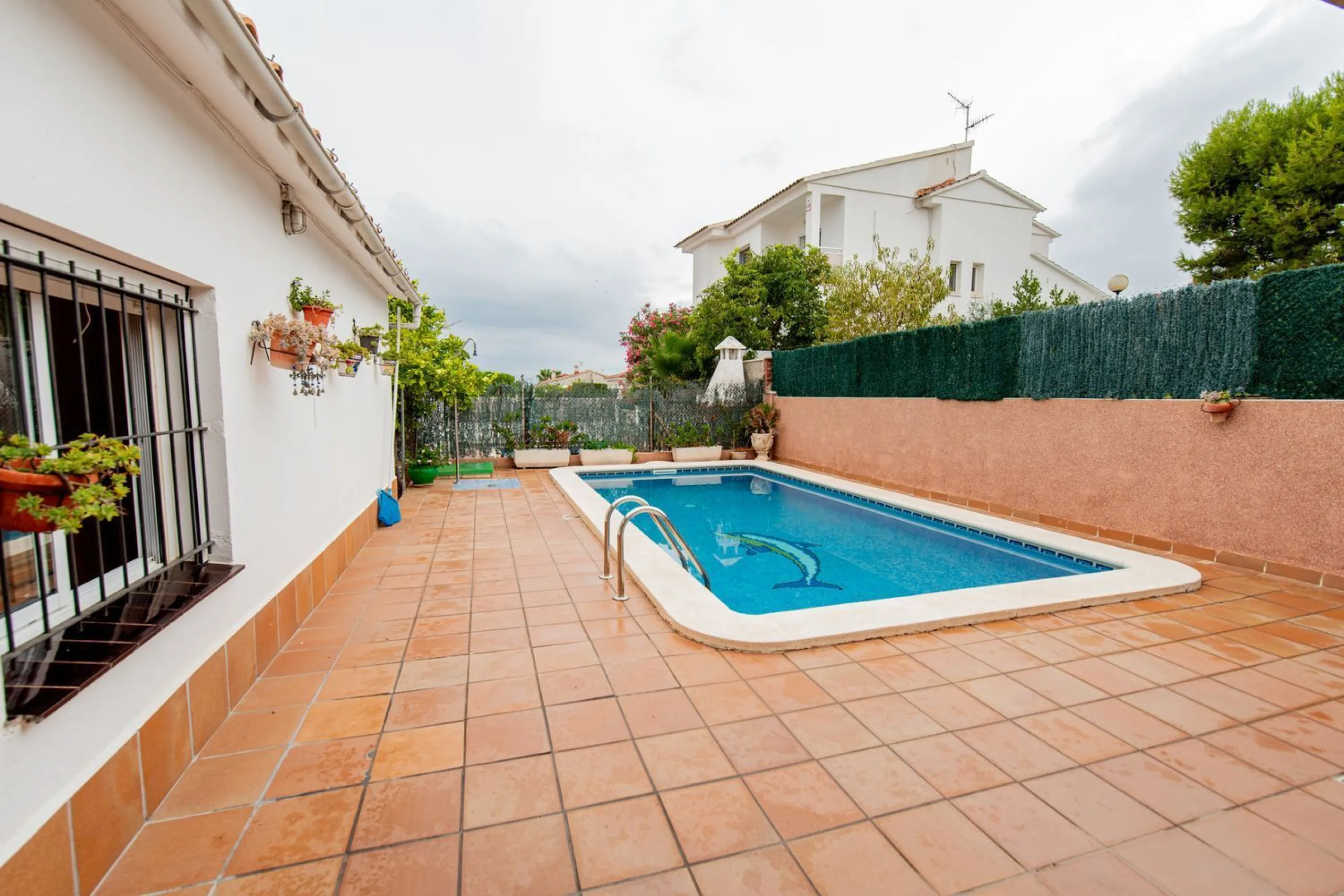 Chalet independiente con piscina y apartamento en Mas Mel, Calafell