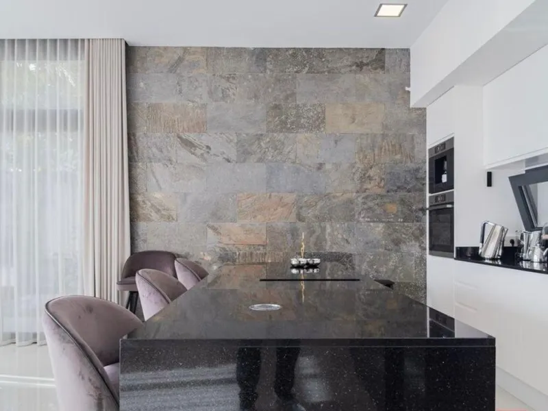 Exquisite villa with private pool and panoramic views in Sierra Cortina