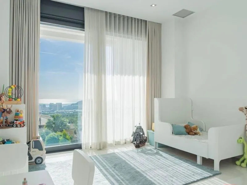 Exquisite villa with private pool and panoramic views in Sierra Cortina
