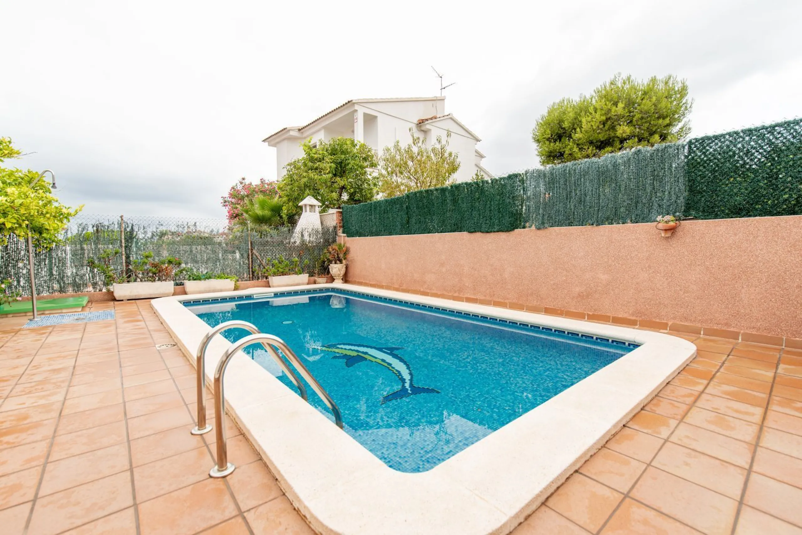 Chalet independiente con piscina y apartamento en Mas Mel, Calafell