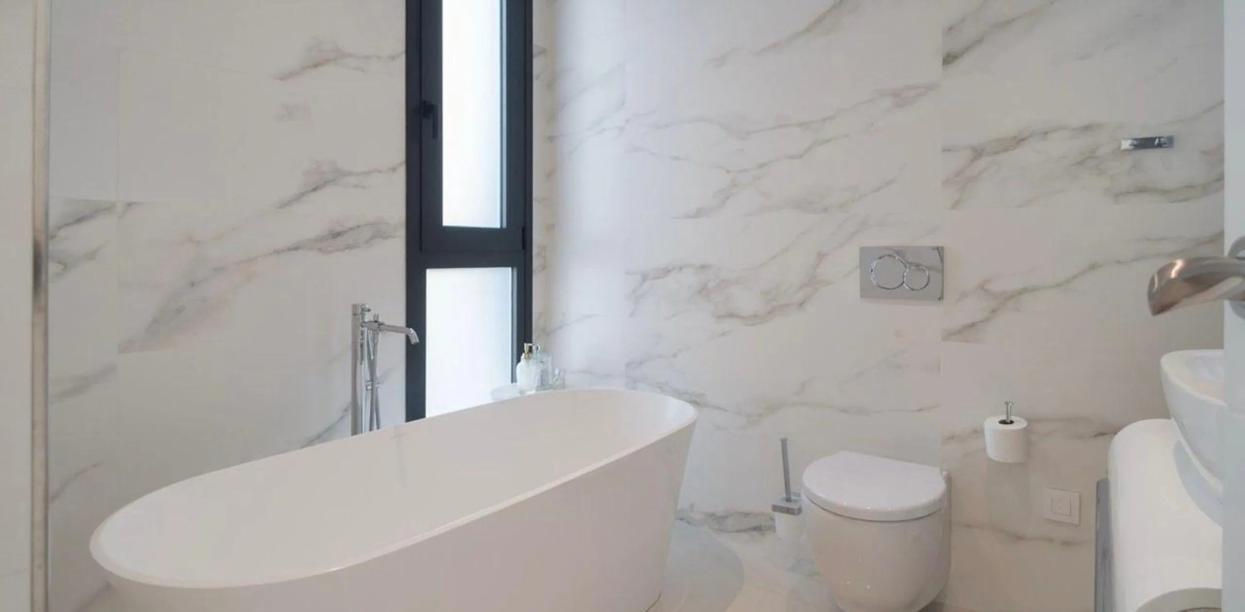 Exquisite villa with private pool and panoramic views in Sierra Cortina