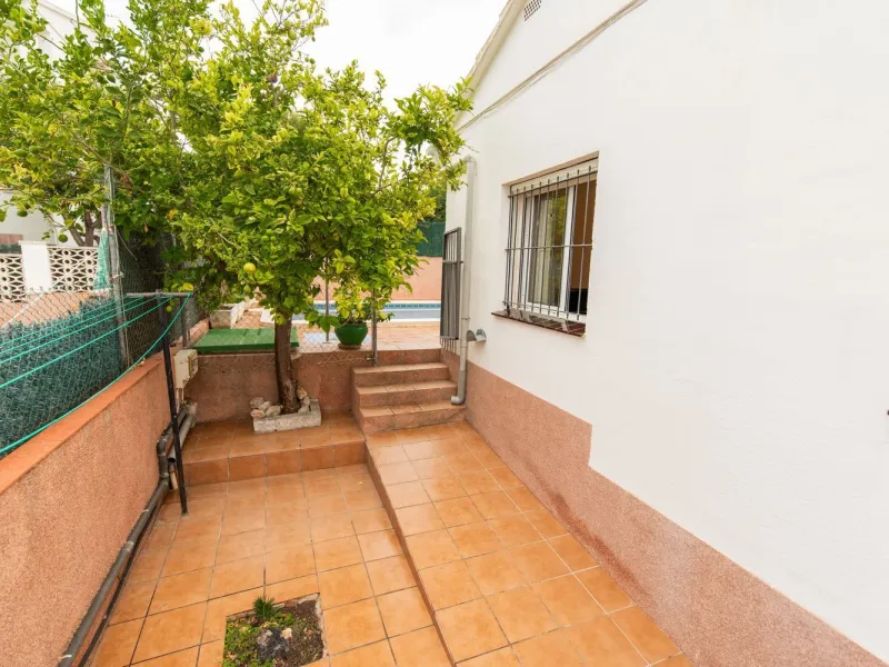 Chalet independiente con piscina y apartamento en Mas Mel, Calafell