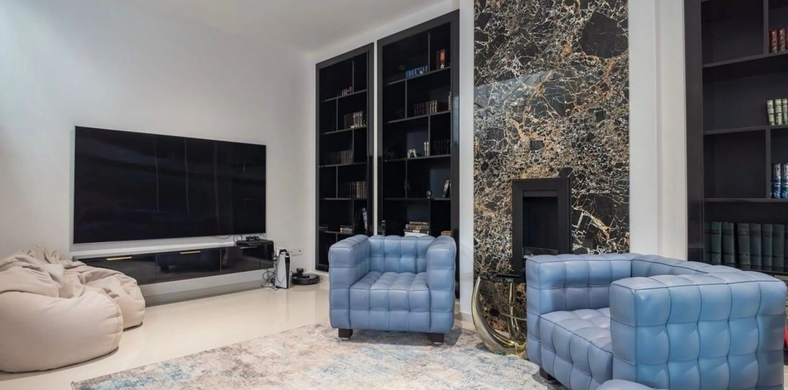 Exquisite villa with private pool and panoramic views in Sierra Cortina