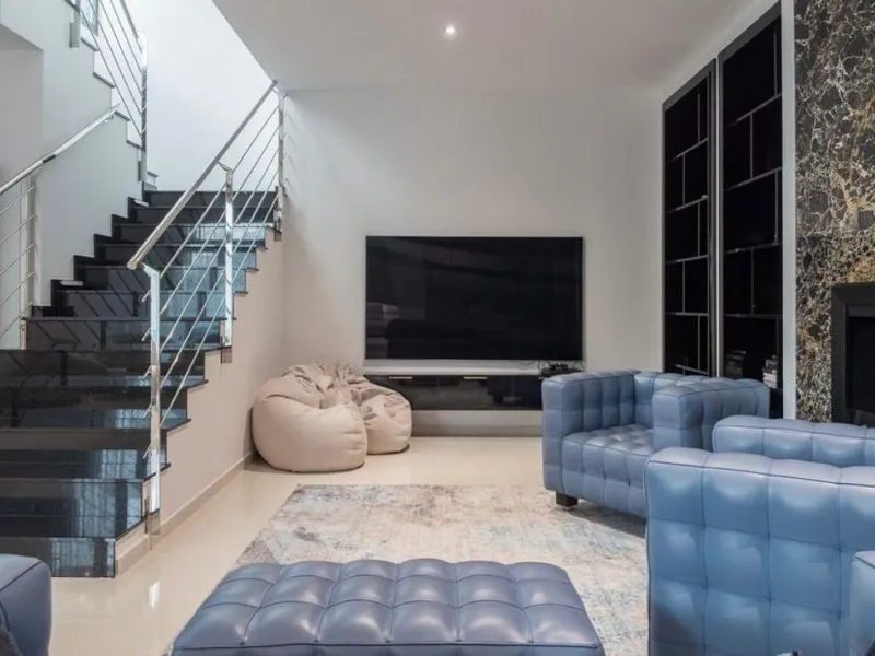 Exquisite villa with private pool and panoramic views in Sierra Cortina