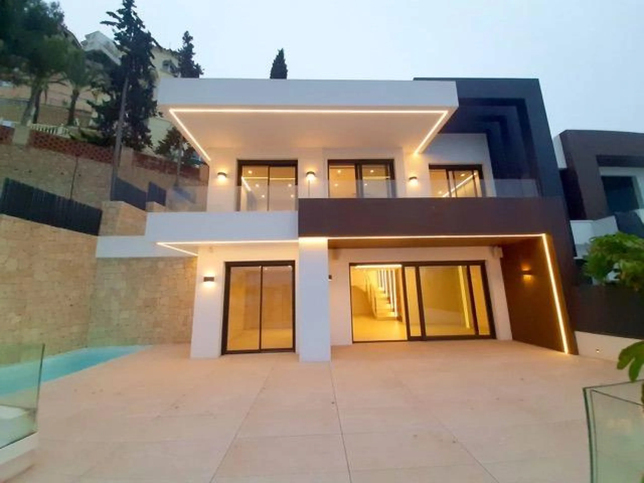 Apartamento dúplex en primera línea de la playa de Poniente