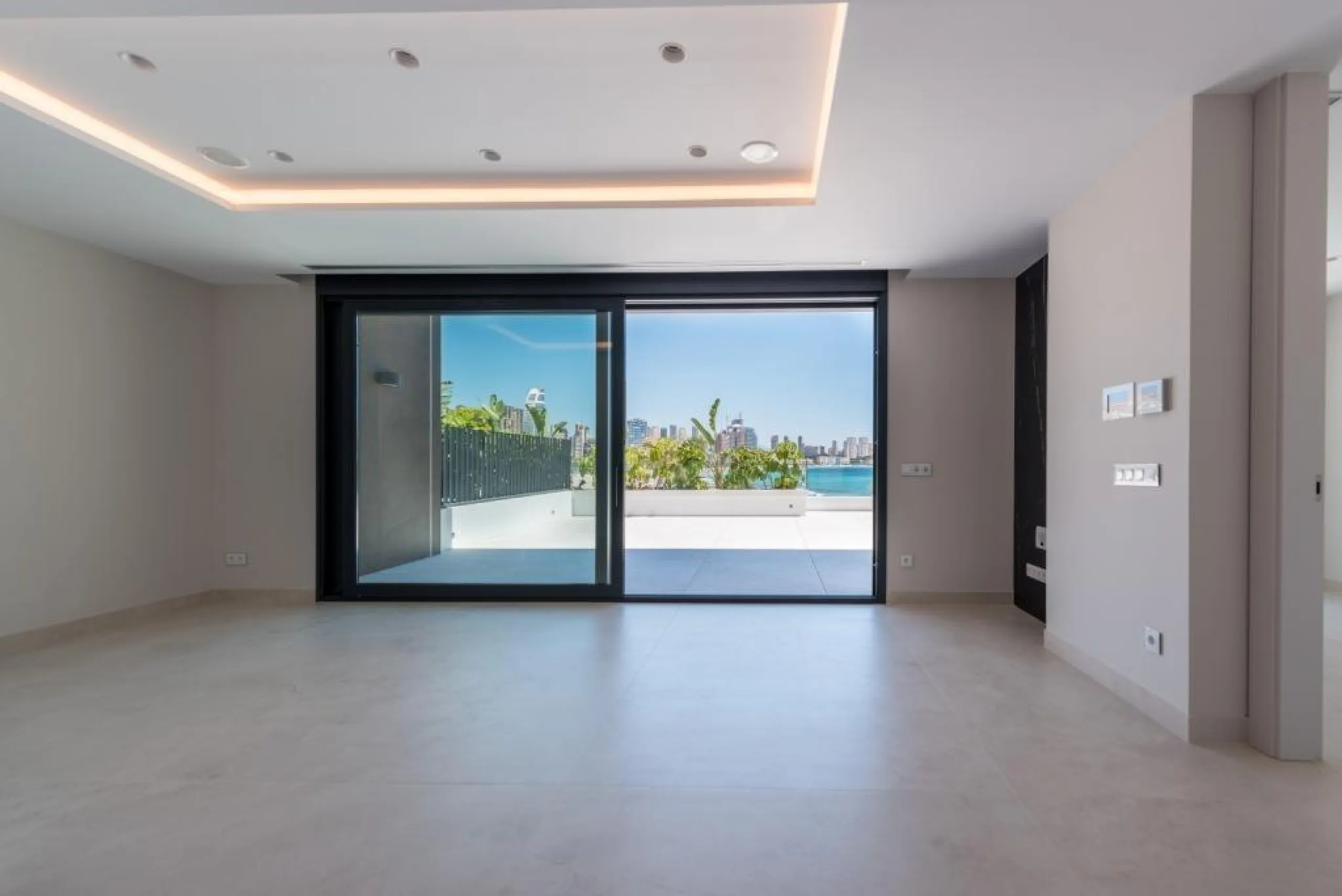 Apartamento dúplex en primera línea de la playa de Poniente