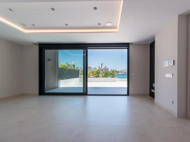 Apartamento dúplex en primera línea de la playa de Poniente