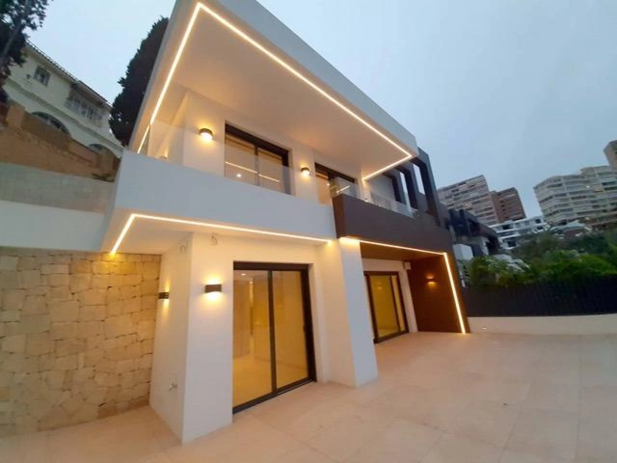 Apartamento dúplex en primera línea de la playa de Poniente