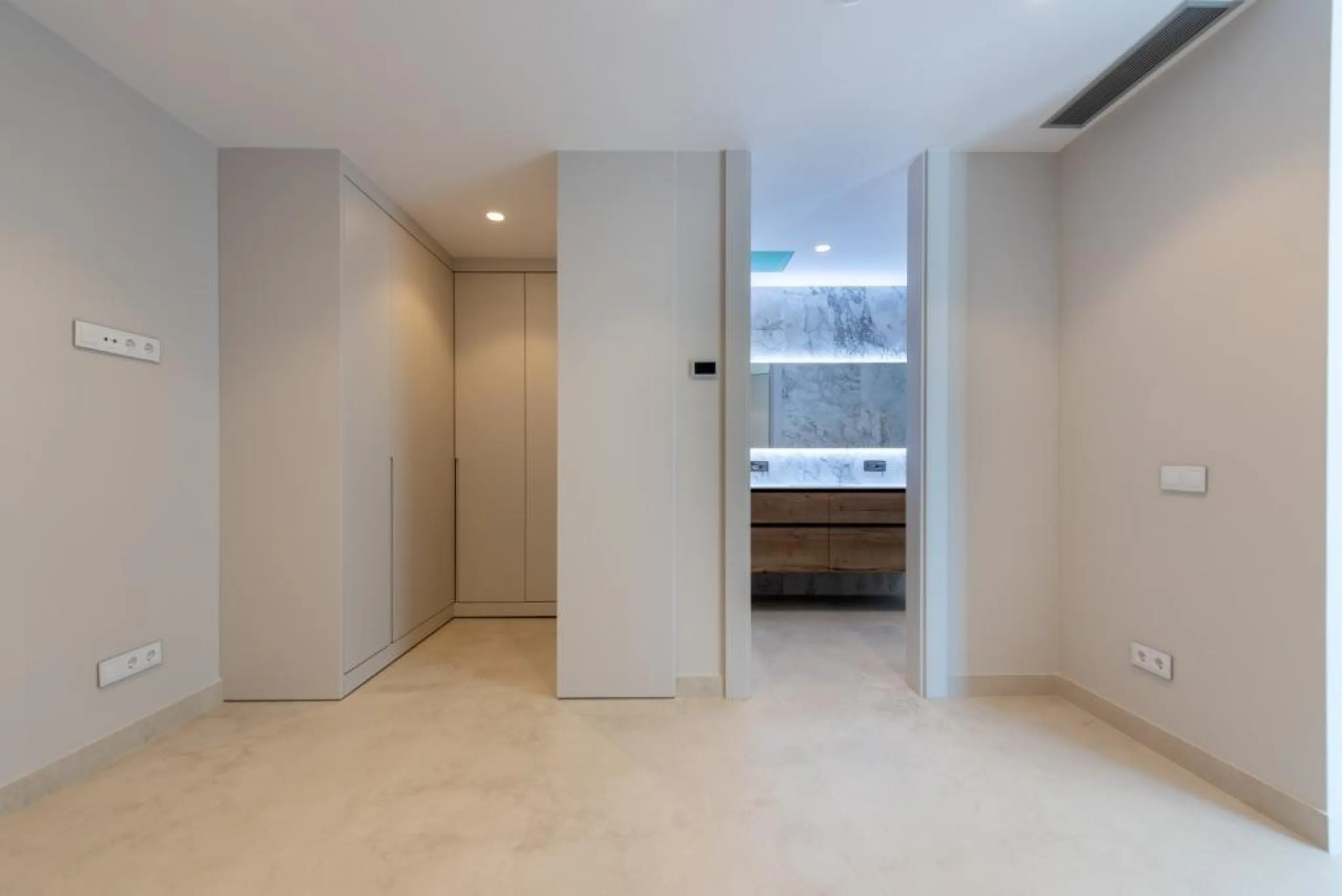 Apartamento dúplex en primera línea de la playa de Poniente