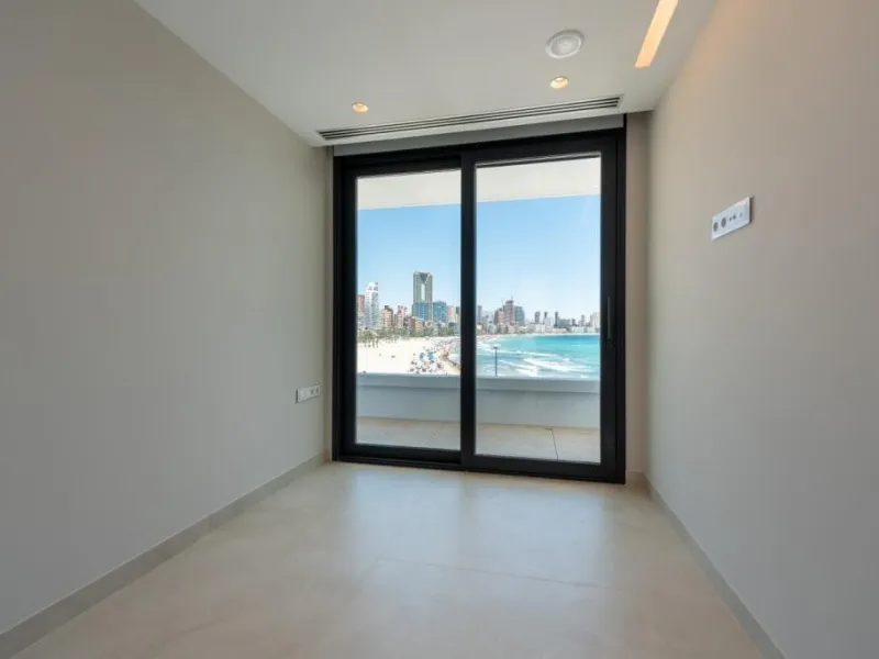 Apartamento dúplex en primera línea de la playa de Poniente