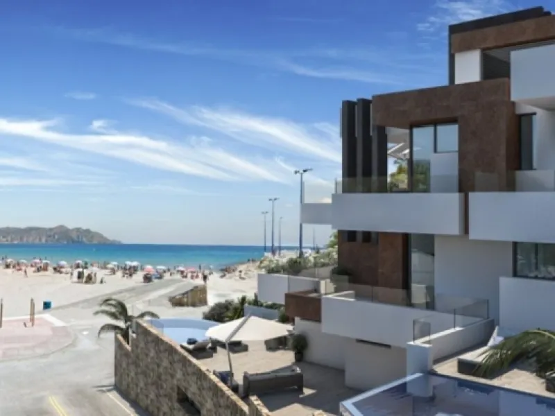 Apartamento dúplex en primera línea de la playa de Poniente