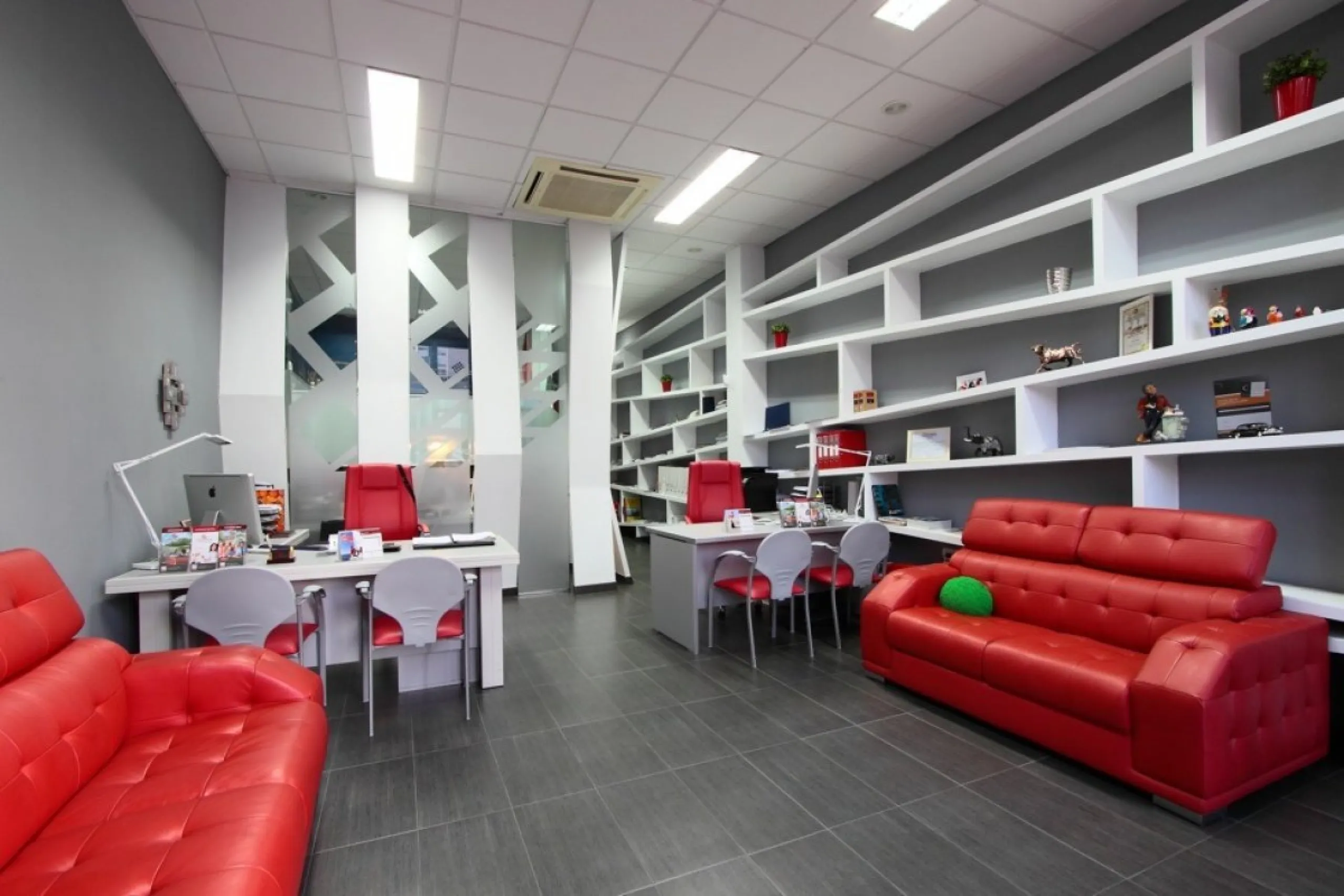 Great office near the hotel Bali in Benidorm