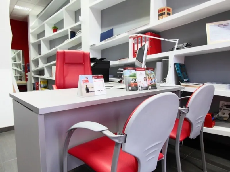 Great office near the hotel Bali in Benidorm