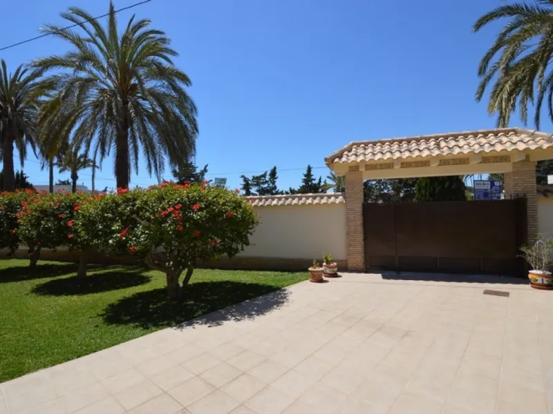 Villa in the best area of Cabo Roig