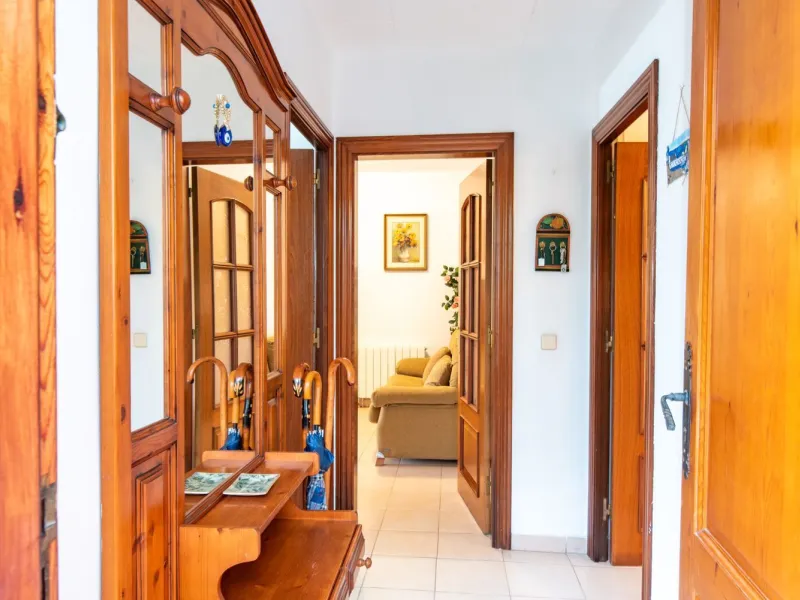 Chalet independiente con piscina y apartamento en Mas Mel, Calafell