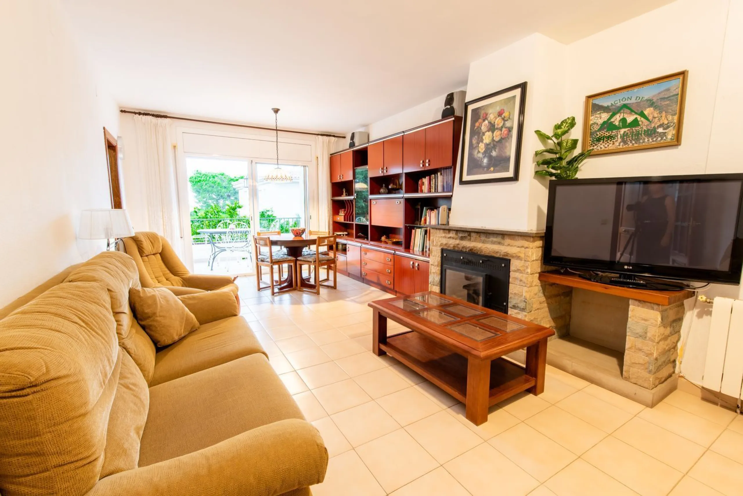 Chalet independiente con piscina y apartamento en Mas Mel, Calafell